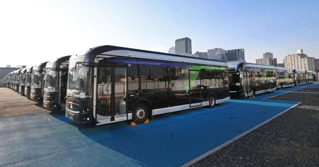 大阪メトロが67億円損失　万博EVバス問題の背景は何か